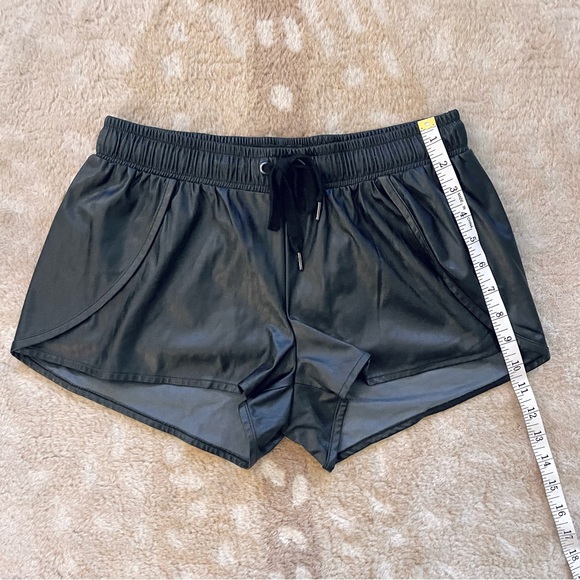 David Lerner Black Faux Leather Elastic Waist Drawstring Shorts Size Small - Picture 4 of 9